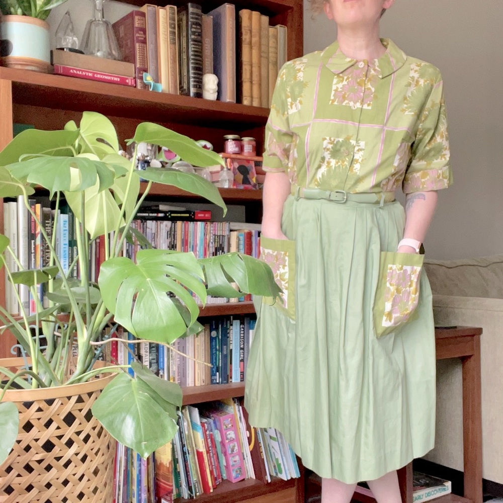 Vintage 70s skirt set wallpaper floral